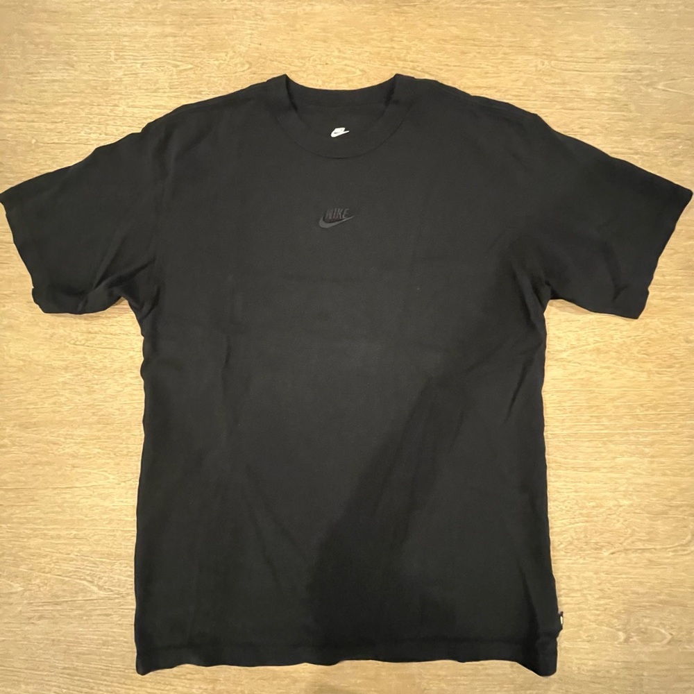 Nike Men's Loose Fit Black Tee